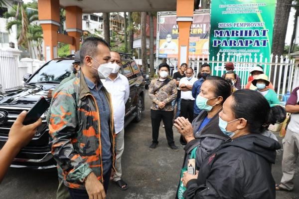 Pedagang Kios Kaki Lima Parapat Mengadu ke Wagub Musa Rajekshah